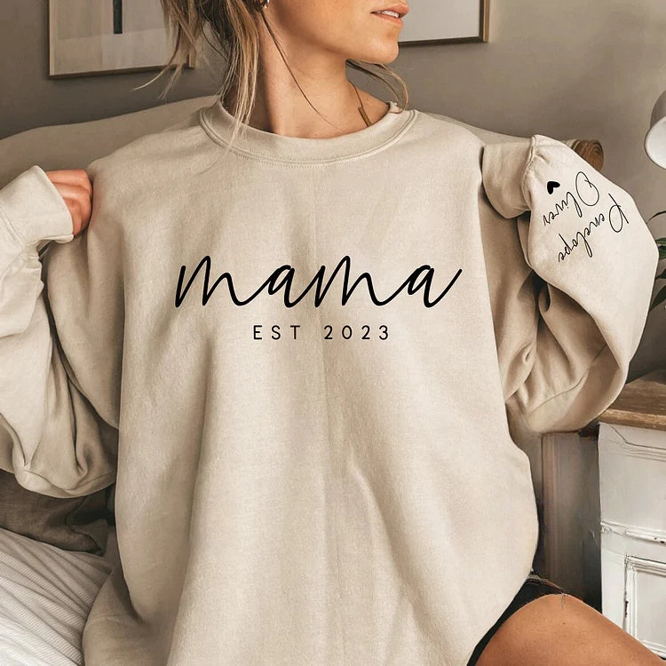 Minimalist Mama Sweatshirt with Date and Children Name