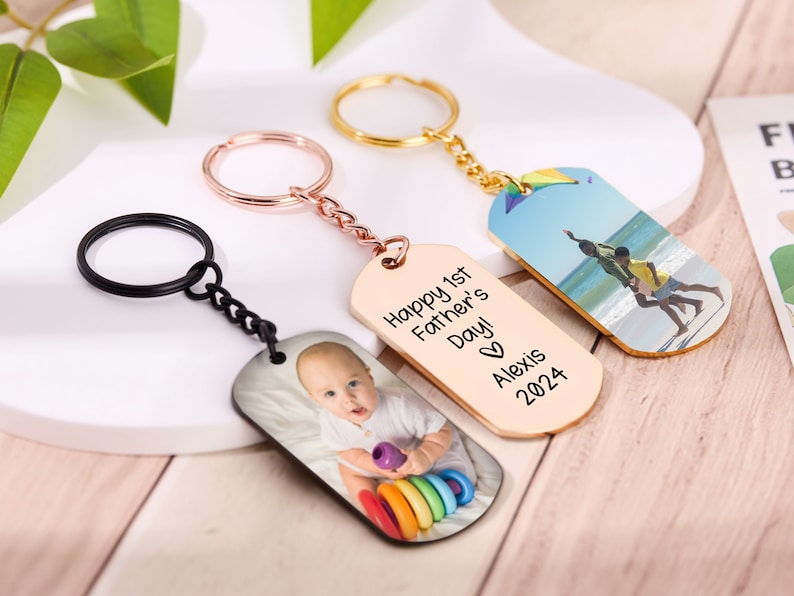 Custom Photo Dad Keychain for Men,The Moment I Became a Daddy Keychain,Engraved Name Family Photo Keyring,Keychain for Dad,Father Day Gift