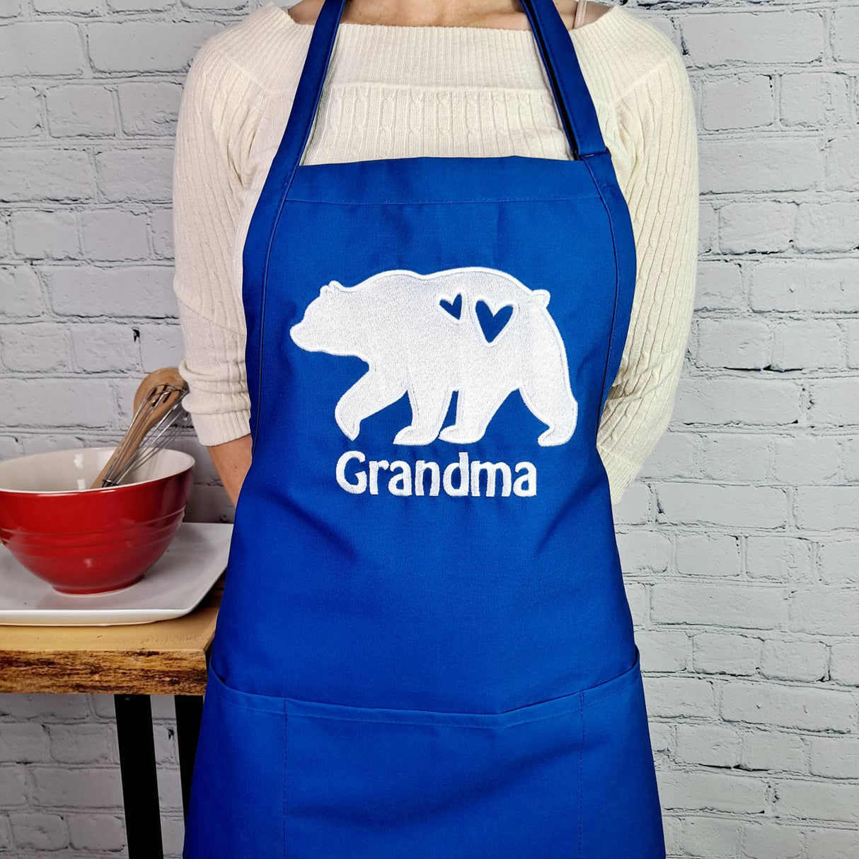 Mama Bear Apron Personalized Name Customizable Embroidered Kitchen Apron With Pockets And Adjustable Neck Perfect Mothers Day Gift For Her